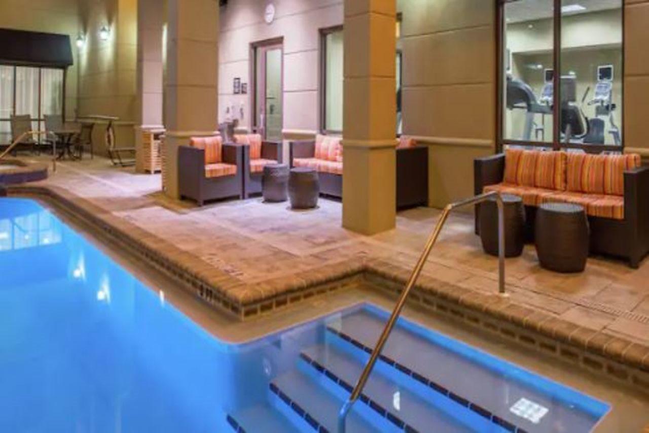โฮมวู้ด สวีทส์ แจ็คสันวิลล์ เซาธ์แบงค์ Hotel แจ็กสันวิลล์ ภายนอก รูปภาพ